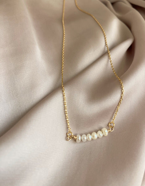 The Dainty Pearl Necklace